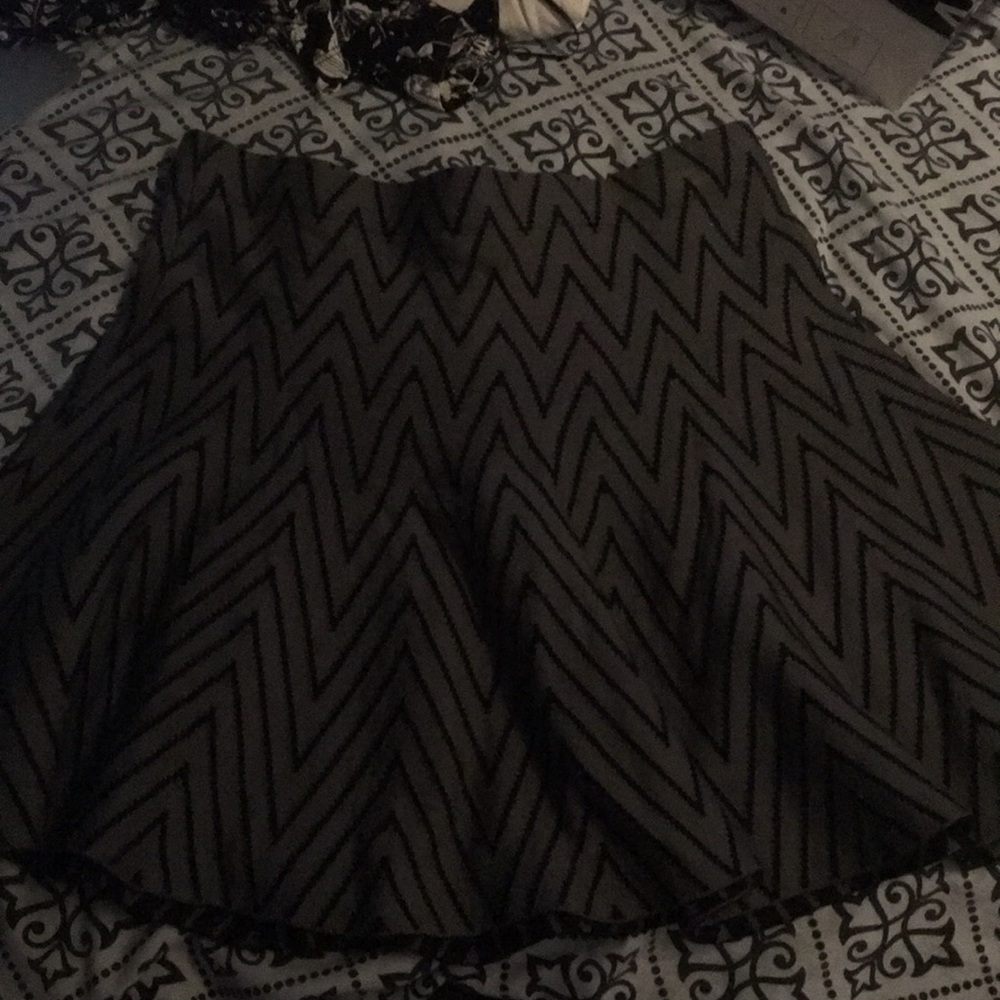 Black and grey skirt!
